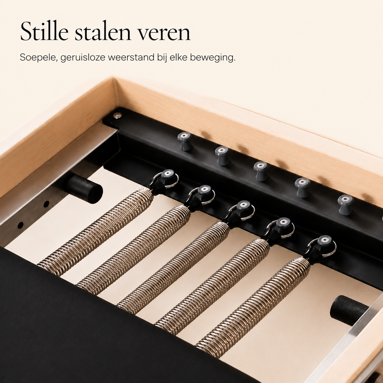 Studio — Massieve Pilates Reformer in rubberhout en esdoorn